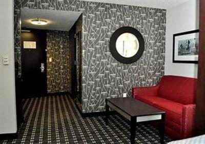 фото отеля Comfort Suites Bypass