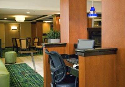 фото отеля Fairfield Inn & Suites by Marriott Hartford Airport