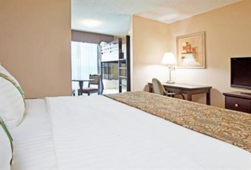 фото отеля Holiday Inn Toledo Maumee