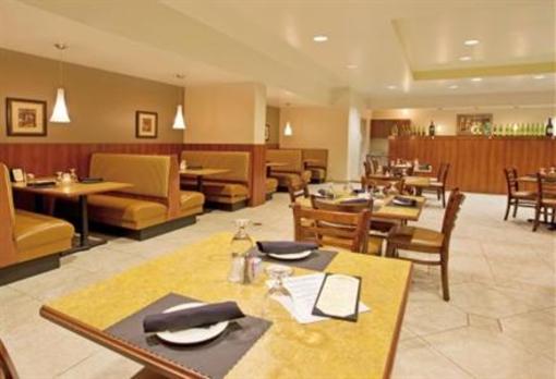 фото отеля Holiday Inn Toledo Maumee