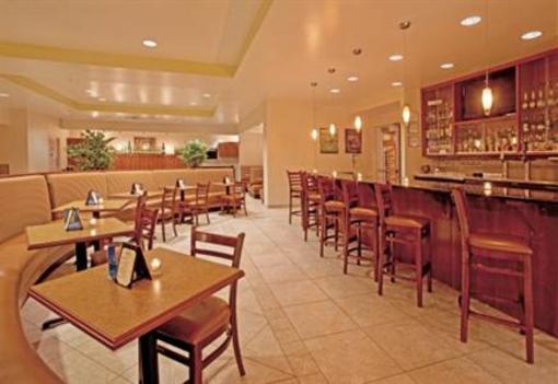 фото отеля Holiday Inn Toledo Maumee