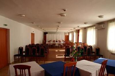 фото отеля Omladinski Hostel