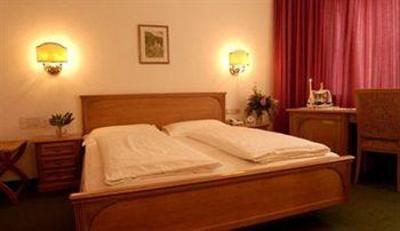 фото отеля BEST WESTERN Gruener Baum