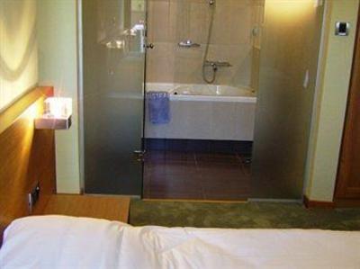 фото отеля Mistral Hotel Piraeus