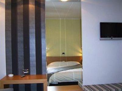 фото отеля Mistral Hotel Piraeus