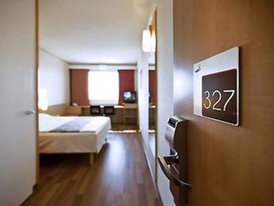 фото отеля Hotel Ibis Wien Messe
