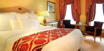 фото отеля Johnstown House Enfield Hotel