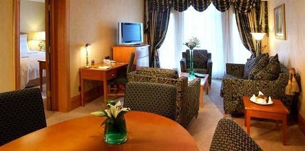 фото отеля Johnstown House Enfield Hotel