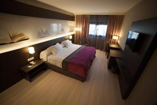 фото отеля Brea's Hotel