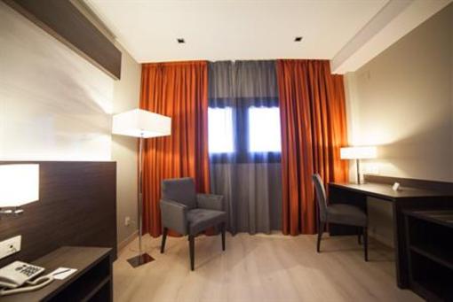 фото отеля Brea's Hotel