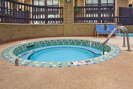 фото отеля Holiday Inn Alpena