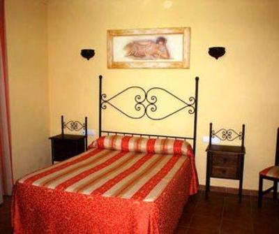 фото отеля Hostal Restaurante El Lirio