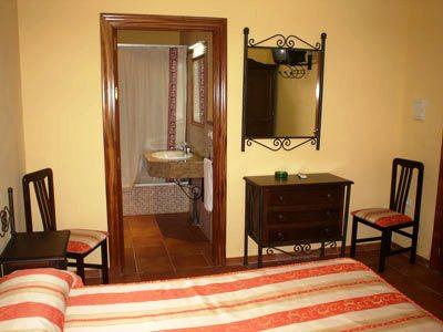 фото отеля Hostal Restaurante El Lirio