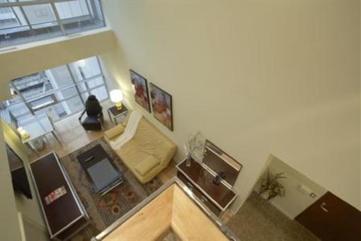 фото отеля Yonge Suites Furnished Apartments