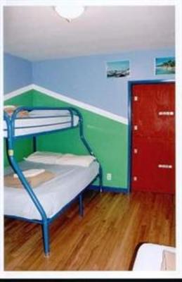фото отеля Kelowna International Hostel