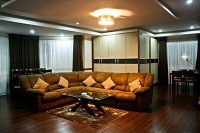 фото отеля Royal Hotel Angeles City