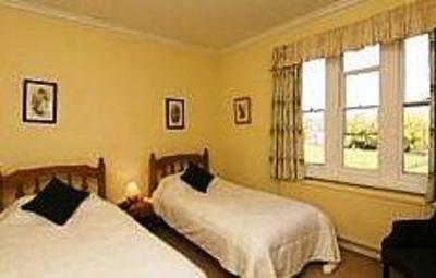 фото отеля Burcombe Manor