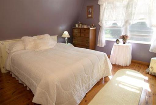 фото отеля Sunnyfield Farm Bed and Breakfast