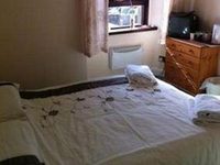 Robins Nest Hotel