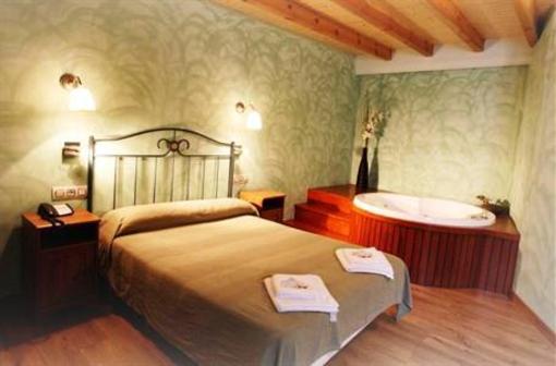 фото отеля Apartamentos Aguasaliu