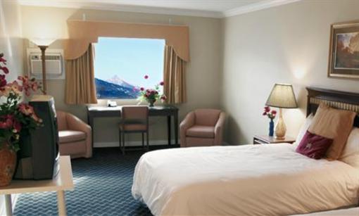 фото отеля Revelstoke Gateway Inn