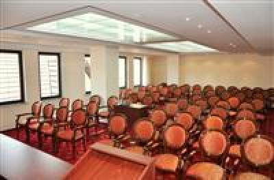 фото отеля Victoria Hotel Pitesti