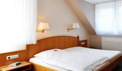 фото отеля Hotel Zum Stern Ebsdorfergrund