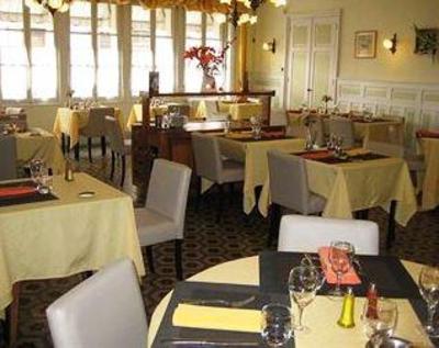 фото отеля Hotel Le Commerce Beaumont-de-Lomagne