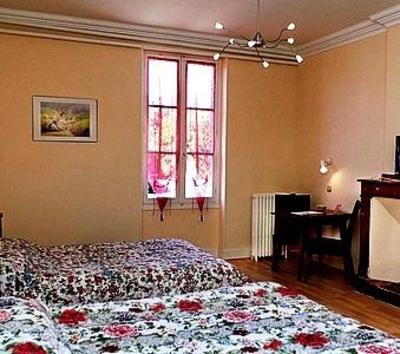 фото отеля Hotel Le Commerce Beaumont-de-Lomagne