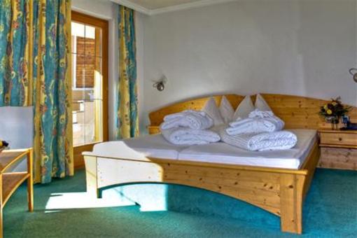 фото отеля Hotel Garni Chasa Nova