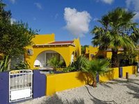 Yacht Club Apartments