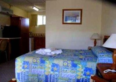 фото отеля Cooks Endeavour Motor Inn