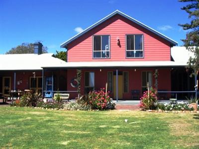 фото отеля Dunsborough Beachouse YHA