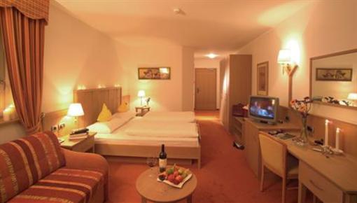 фото отеля Hotel Kronplatz