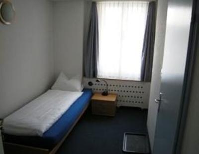 фото отеля Hirschen Backpackers Hotel Pub
