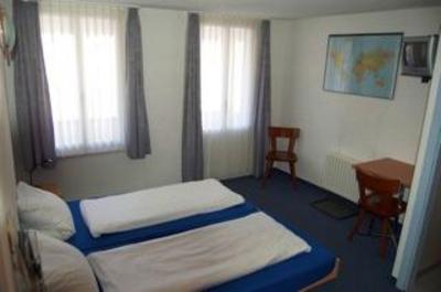 фото отеля Hirschen Backpackers Hotel Pub