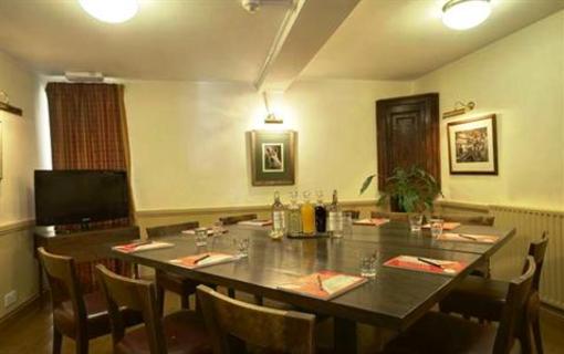 фото отеля The Plough Hotel Clanfield