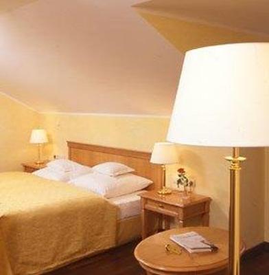 фото отеля Hotel und Gasthof Neuwirt Zorneding
