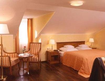 фото отеля Hotel und Gasthof Neuwirt Zorneding