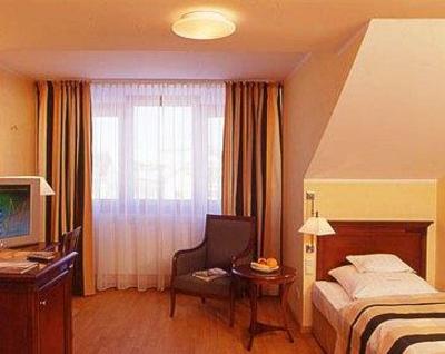 фото отеля Hotel und Gasthof Neuwirt Zorneding
