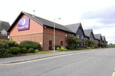 фото отеля Premier Inn Center Holes Bay Poole