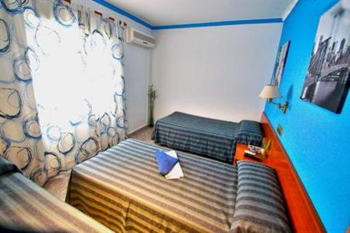 фото отеля Hostal Apolo Trece