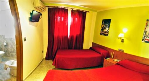 фото отеля Hostal Apolo Trece