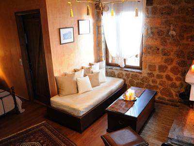 фото отеля Xenonas Nymfes Guesthouse Kato Trikala