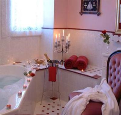 фото отеля Moonlight Bay B&B Ulverston