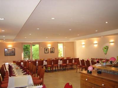 фото отеля Lhotel Restaurant Antony Verrieres-le-Buisson