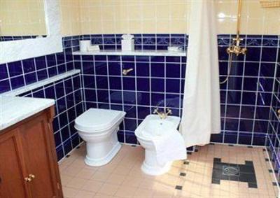 фото отеля The PitStop Hotel Little Hallingbury