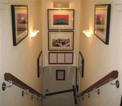 фото отеля The PitStop Hotel Little Hallingbury