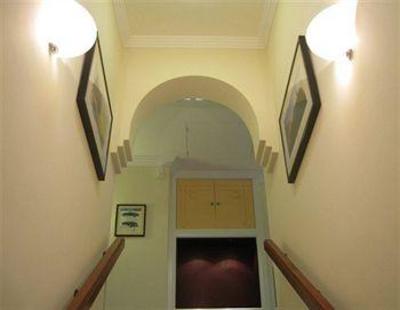 фото отеля The PitStop Hotel Little Hallingbury