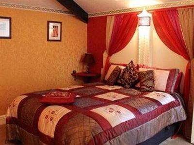 фото отеля The PitStop Hotel Little Hallingbury